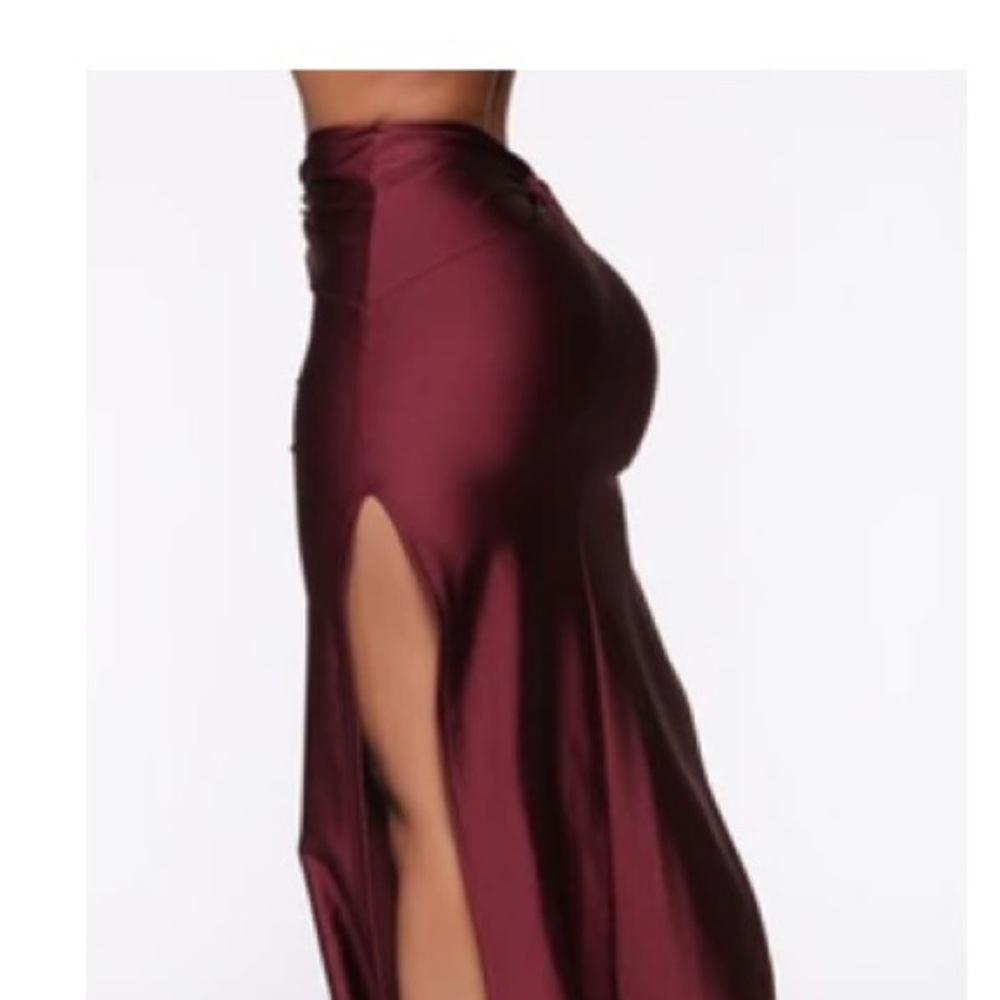 Long satin skirt with slit